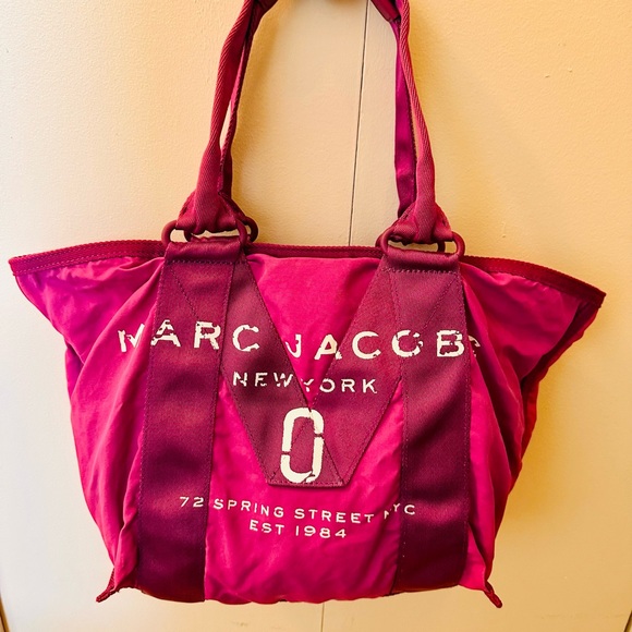 Marc Jacobs Handbags - Marc Jacobs Fuchsia Tote Bag